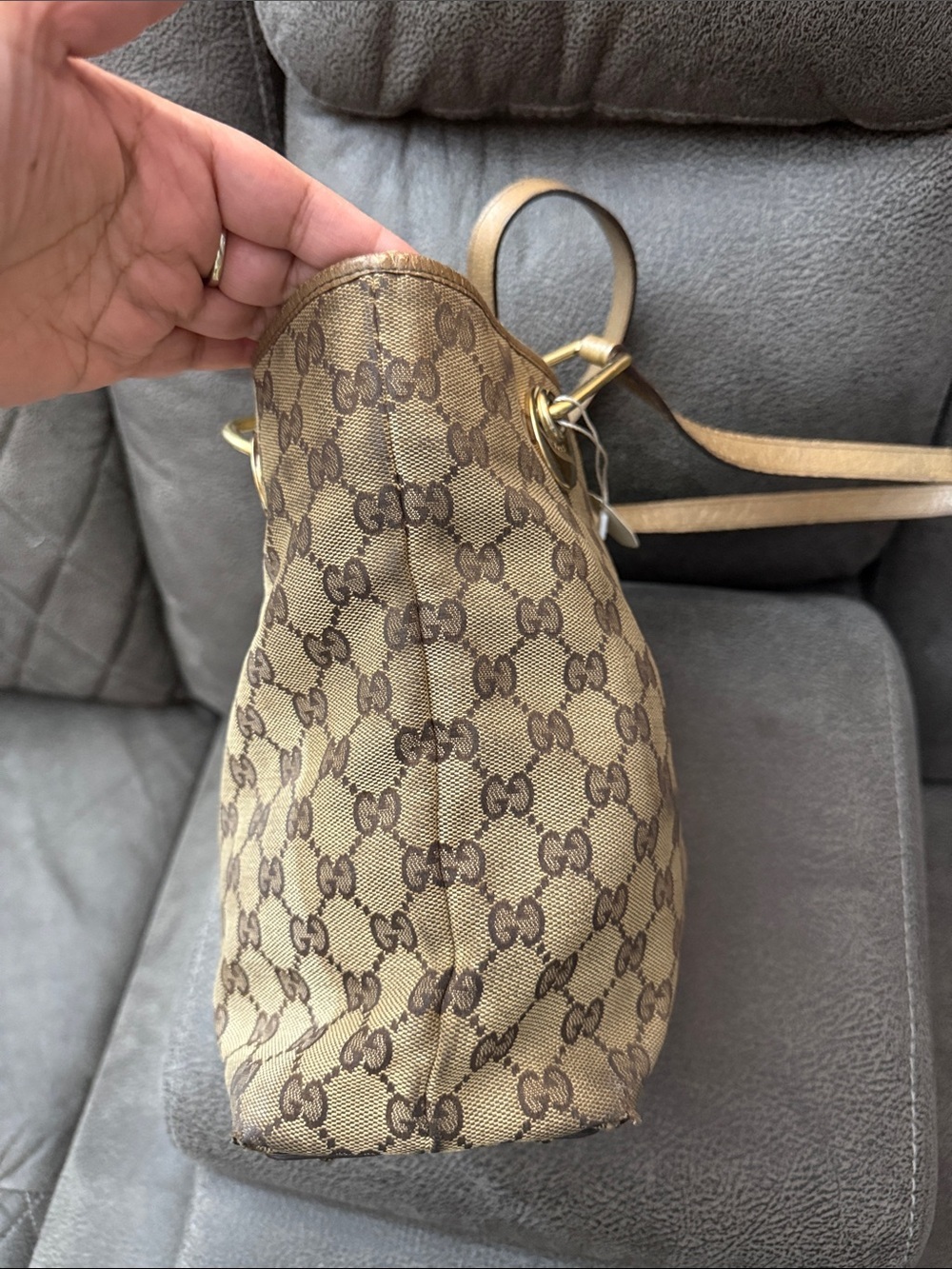 Gucci Tan GG Supreme Canvas Bucket Tote with Gold Hardware - Picture 6 of 10